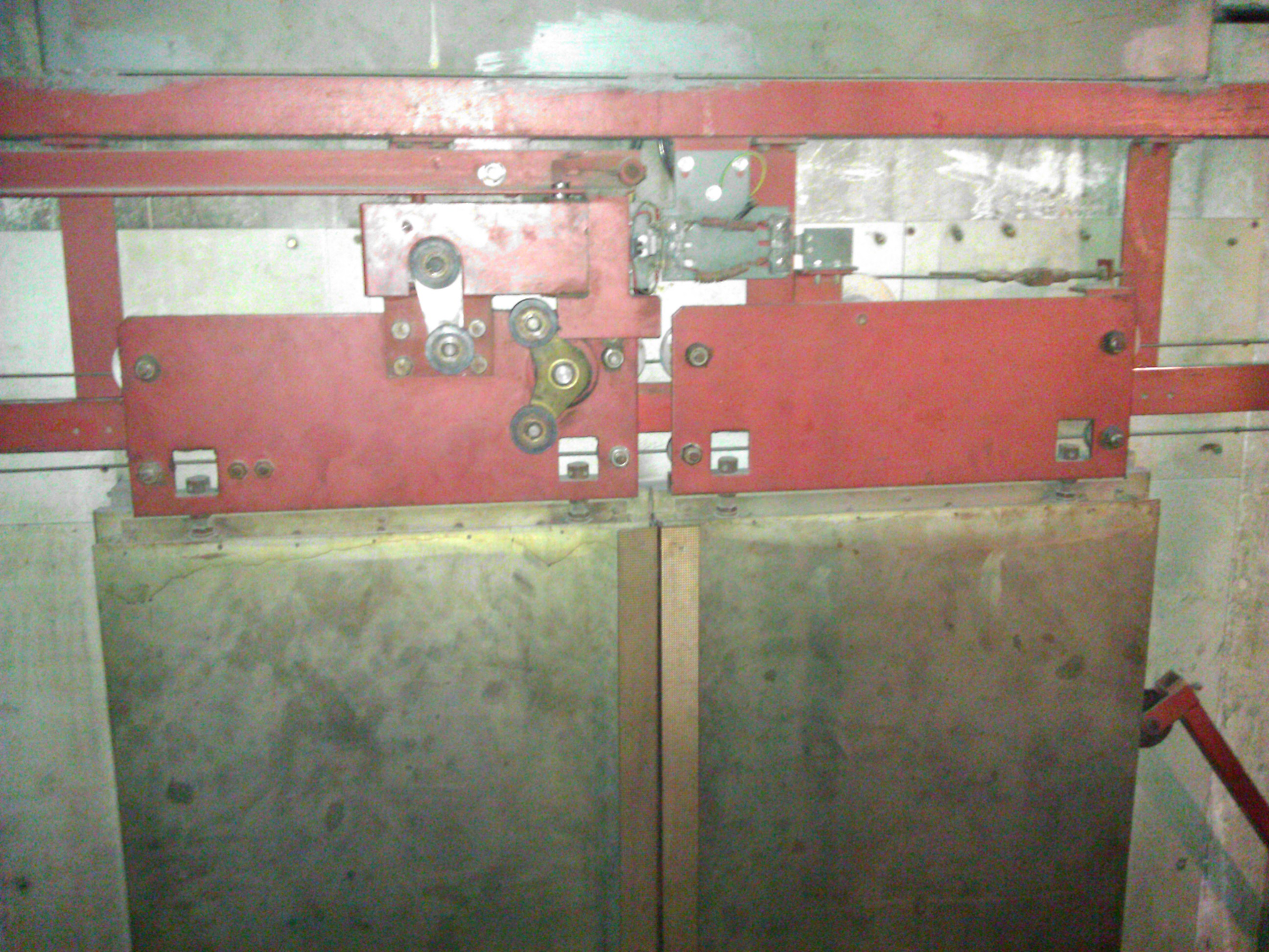 Roux Combaluzier - Porte palière C65